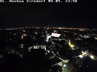 Blick Vom Kirchturm St. Rochus Richtung OSO
-- vergrößern --
links: Fernmeldturm-N
mitte: Heizkraftwerk Gebersdorf
